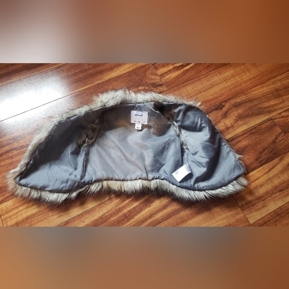 Faux fur 4t child's gray wolf vest SO SOFT & FUN Old Navy - Picture 6 of 7